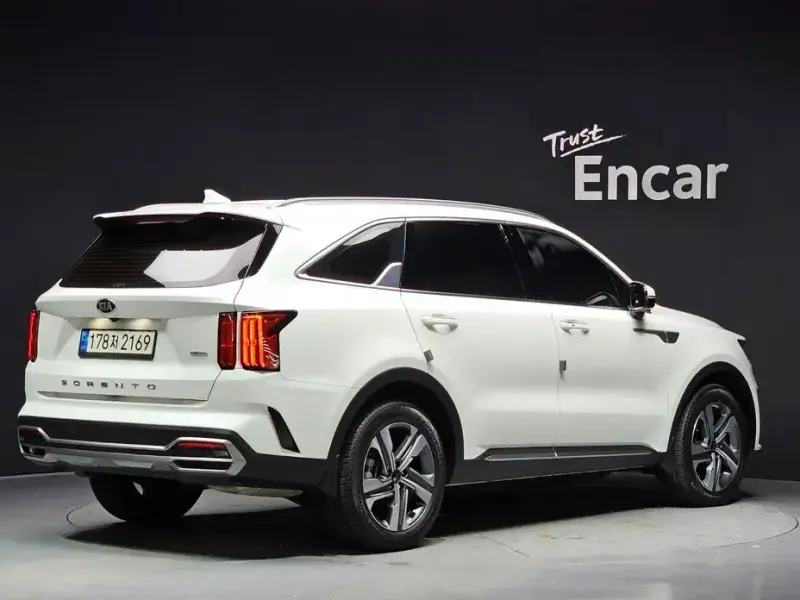 2021 Kia Sorento с пробегом 11 906 км