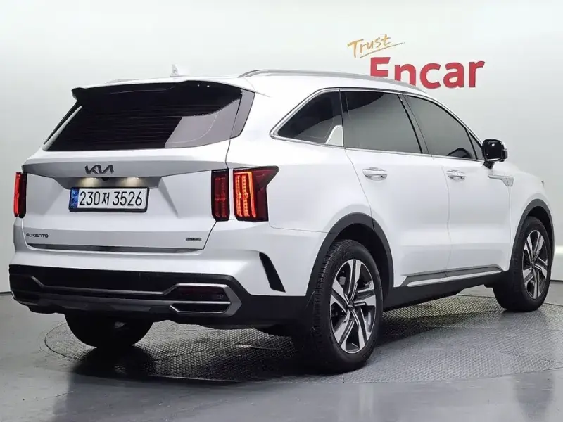 2022 Kia Sorento с пробегом 9 734 км