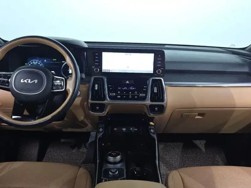 2023 Kia Sorento с пробегом 45 828 км