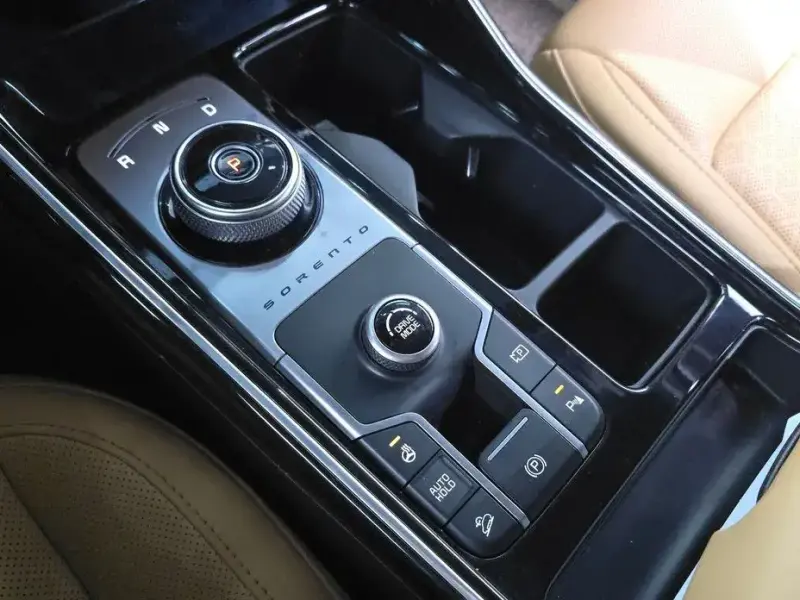 2023 Kia Sorento с пробегом 45 828 км