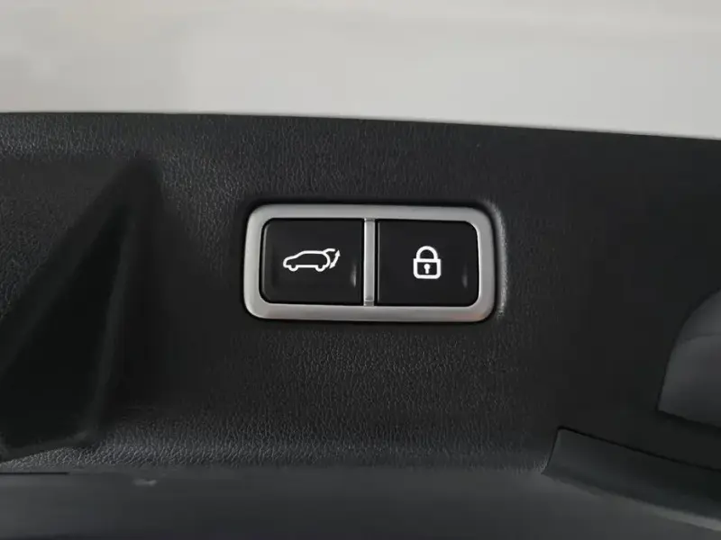 2023 Kia Sorento с пробегом 80 099 км