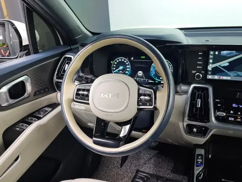 2023 Kia Sorento с пробегом 63 965 км