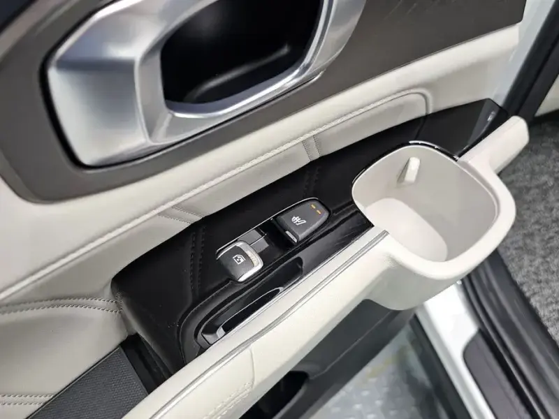 2023 Kia Sorento с пробегом 63 965 км