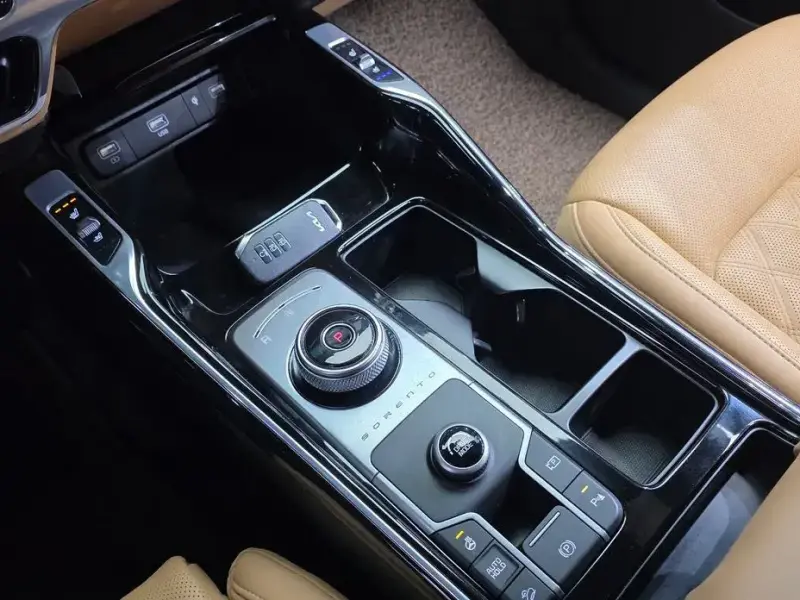 2023 Kia Sorento с пробегом 79 892 км