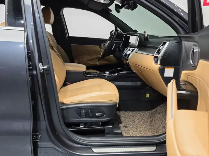 2023 Kia Sorento с пробегом 79 892 км