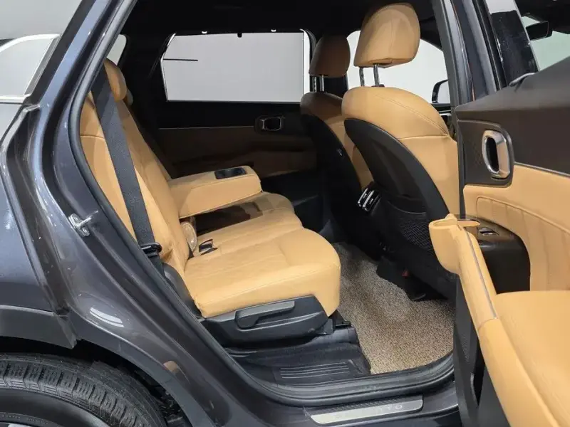 2023 Kia Sorento с пробегом 79 892 км