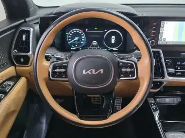 2023 Kia Sorento с пробегом 79 892 км