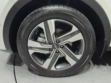 2023 Kia Sorento с пробегом 33 986 км