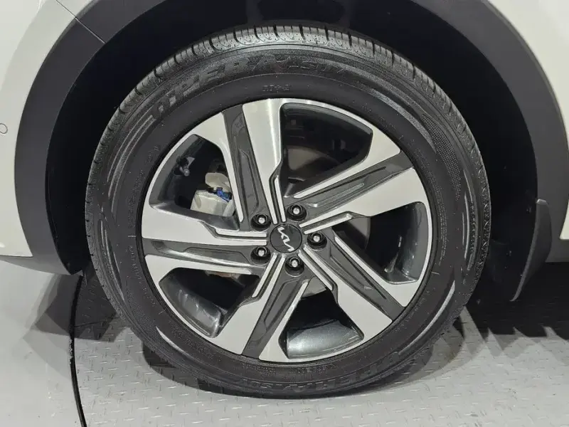 2023 Kia Sorento с пробегом 33 986 км