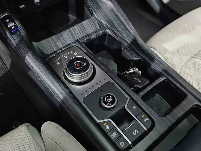 2023 Kia Sorento с пробегом 33 986 км
