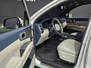 2023 Kia Sorento с пробегом 33 986 км