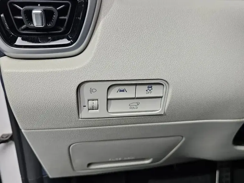 2023 Kia Sorento с пробегом 33 986 км