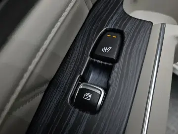 2023 Kia Sorento с пробегом 33 986 км