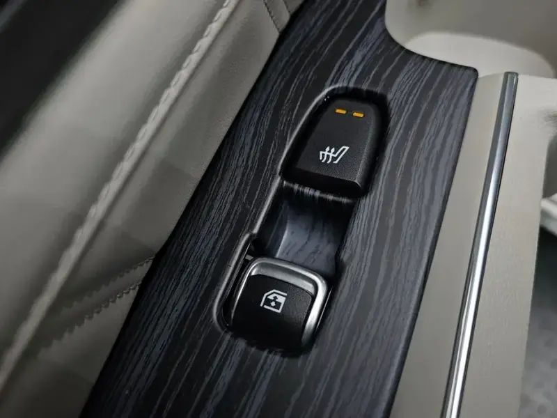 2023 Kia Sorento с пробегом 33 986 км