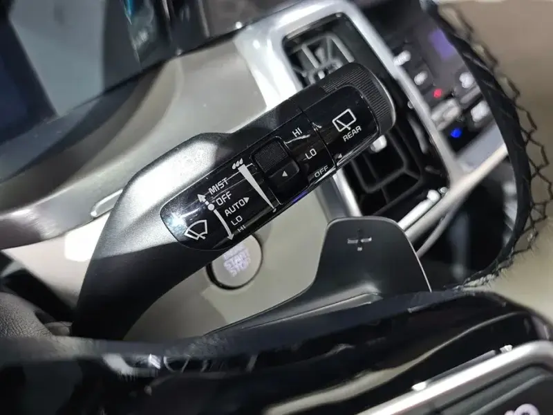 2023 Kia Sorento с пробегом 33 986 км