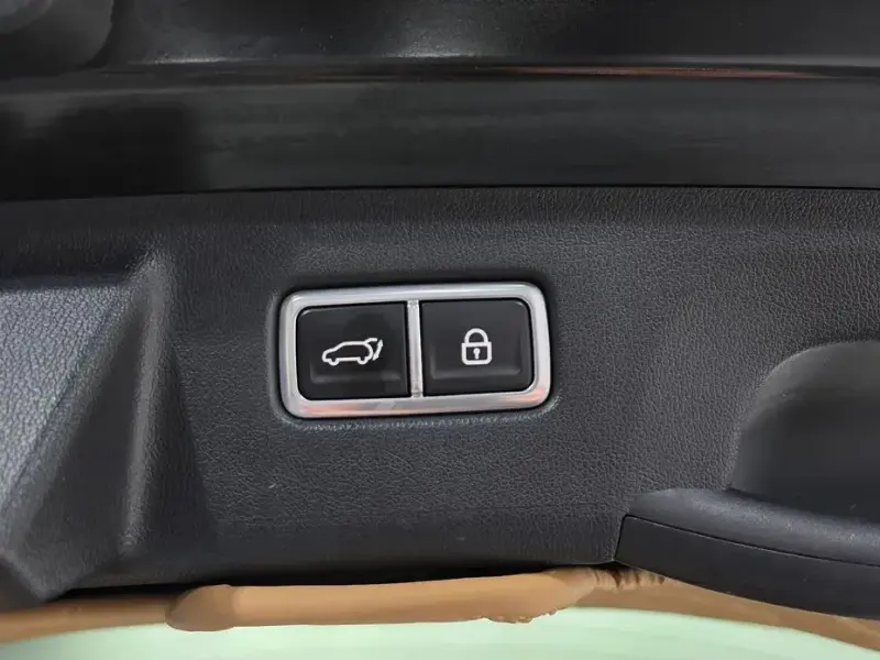 2023 Kia Sorento с пробегом 68 409 км
