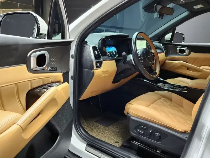 2023 Kia Sorento с пробегом 61 871 км