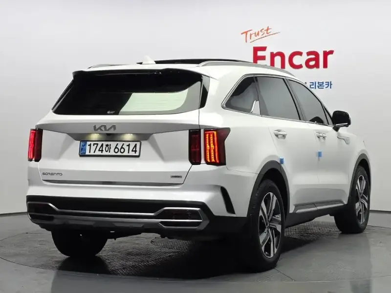 2023 Kia Sorento с пробегом 39 708 км