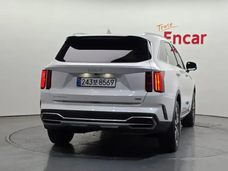2023 Kia Sorento с пробегом 54 187 км