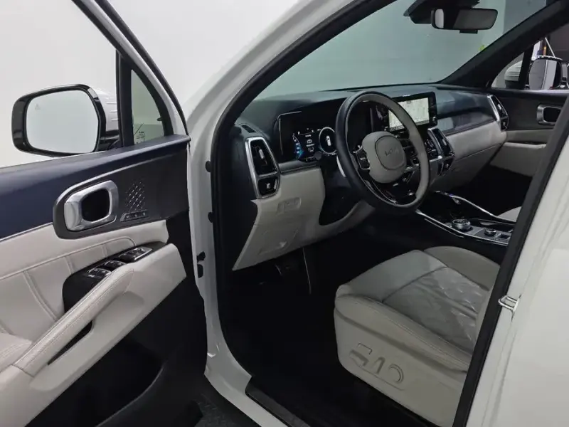2023 Kia Sorento с пробегом 54 187 км