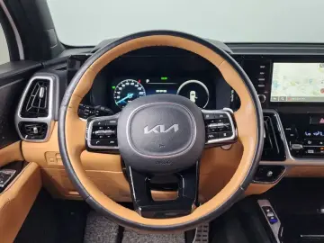 2022 Kia Sorento с пробегом 27 804 км