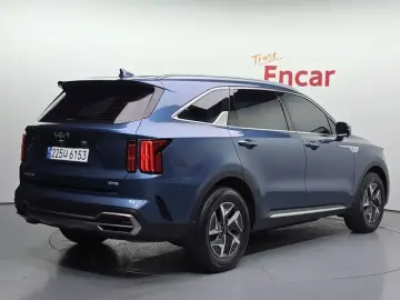 2023 Kia Sorento с пробегом 33 691 км