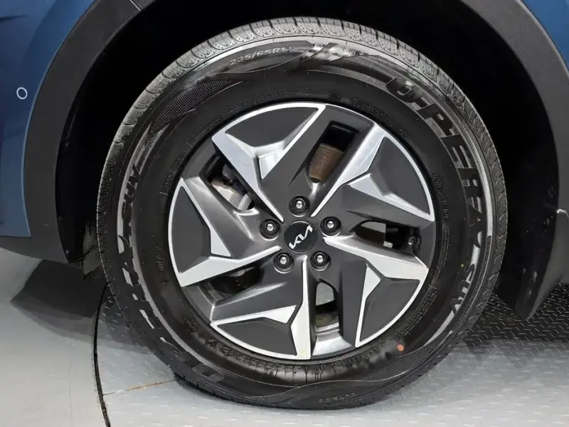 2023 Kia Sorento с пробегом 33 691 км