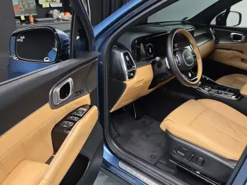 2023 Kia Sorento с пробегом 33 691 км