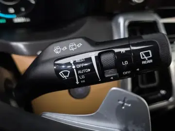 2023 Kia Sorento с пробегом 33 691 км