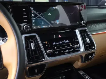 2023 Kia Sorento с пробегом 33 691 км