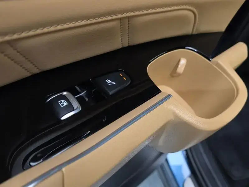 2023 Kia Sorento с пробегом 33 691 км