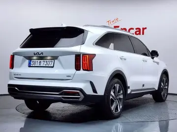 2023 Kia Sorento с пробегом 61 929 км