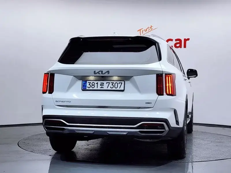 2023 Kia Sorento с пробегом 61 929 км