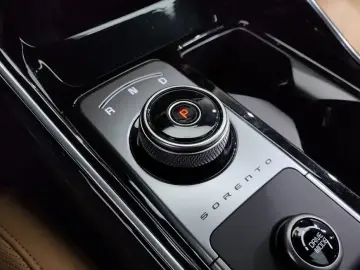 2023 Kia Sorento с пробегом 61 929 км