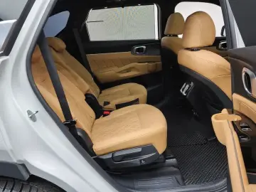 2023 Kia Sorento с пробегом 61 929 км
