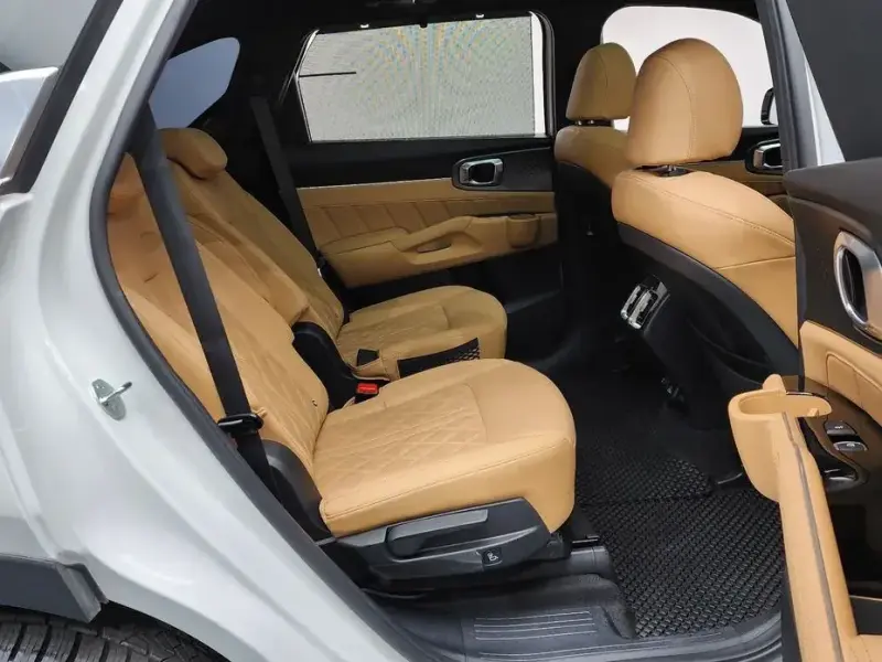 2023 Kia Sorento с пробегом 61 929 км