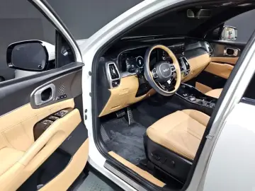 2023 Kia Sorento с пробегом 49 772 км