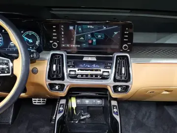 2023 Kia Sorento с пробегом 49 772 км