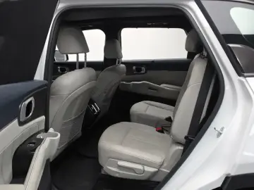 2023 Kia Sorento с пробегом 52 176 км