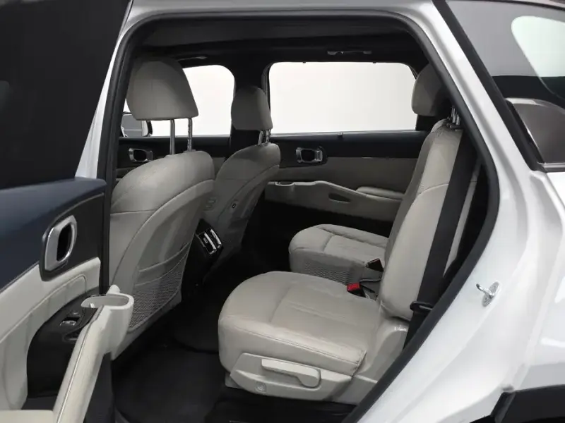 2023 Kia Sorento с пробегом 52 176 км