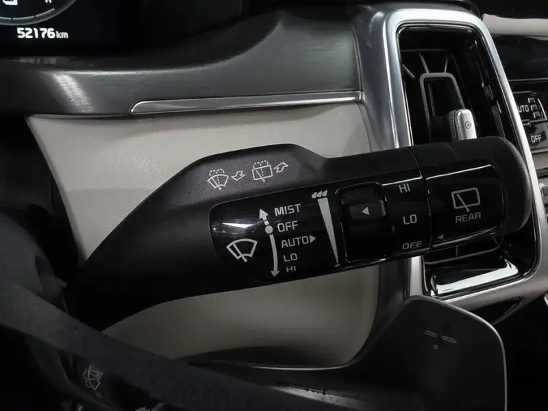 2023 Kia Sorento с пробегом 52 176 км