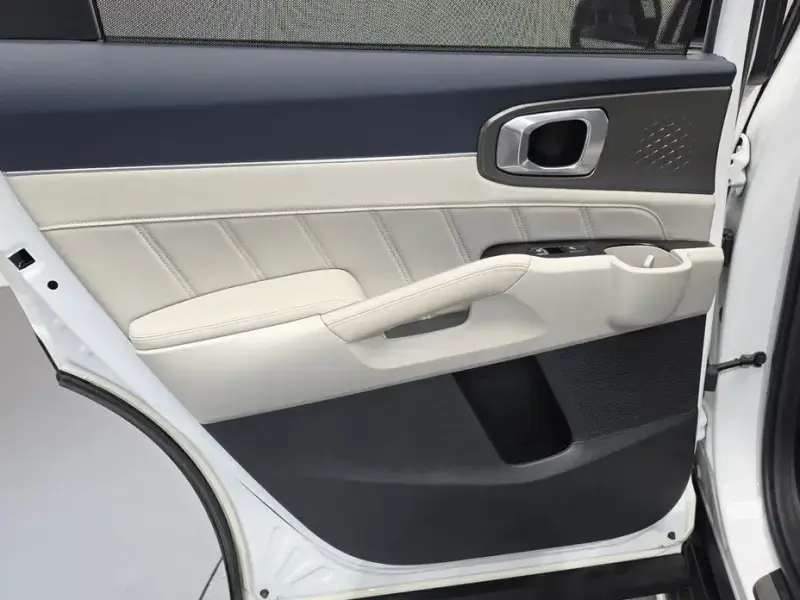 2023 Kia Sorento с пробегом 52 176 км