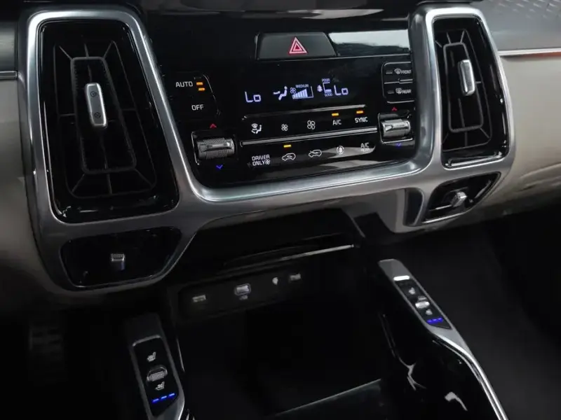 2023 Kia Sorento с пробегом 52 176 км