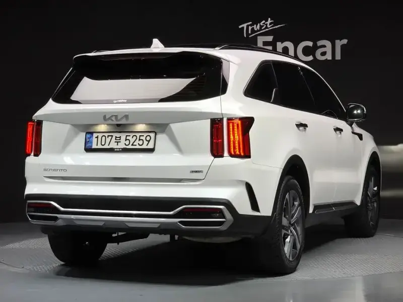 2023 Kia Sorento с пробегом 42 686 км