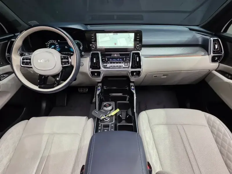 2023 Kia Sorento с пробегом 42 686 км