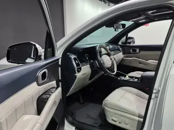 2023 Kia Sorento с пробегом 42 686 км