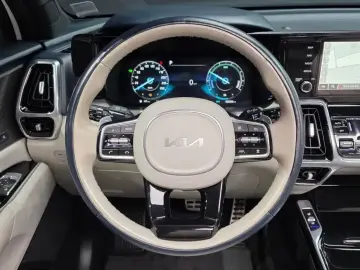 2023 Kia Sorento с пробегом 42 686 км