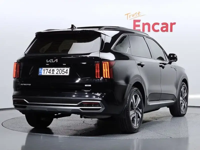 2023 Kia Sorento с пробегом 51 497 км