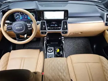2022 Kia Sorento с пробегом 32 323 км