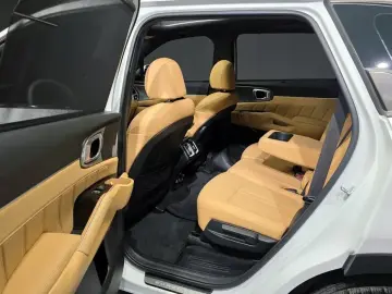 2023 Kia Sorento с пробегом 66 551 км